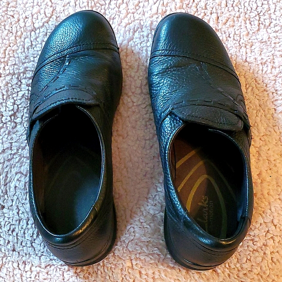 Black Clarks shoes - Picture 1 of 6